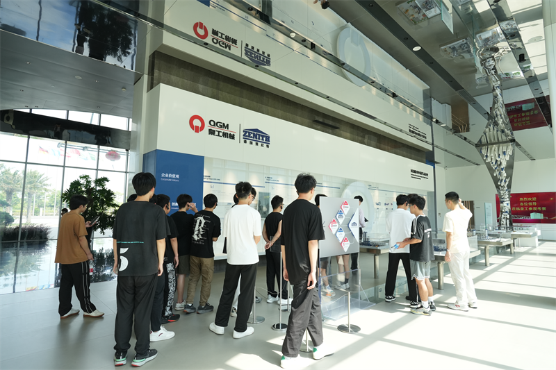 Peşə Universiteti Liming Peşə Universiteti, iş inkişafı proqramı üçün Fujian Quangong Machinery Co, Ltd'i ziyarət etdi.