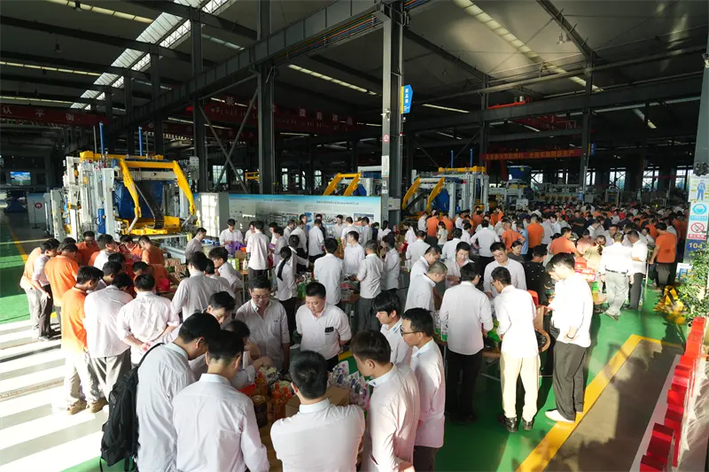 Tam Ay sevinc və həyəcan gətirir və 